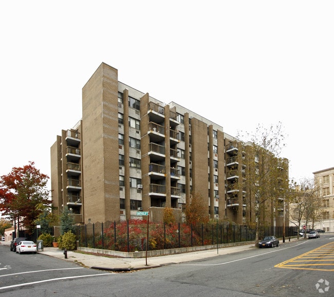 831-833 Bartholdi St - Stevenson Towers Apartments