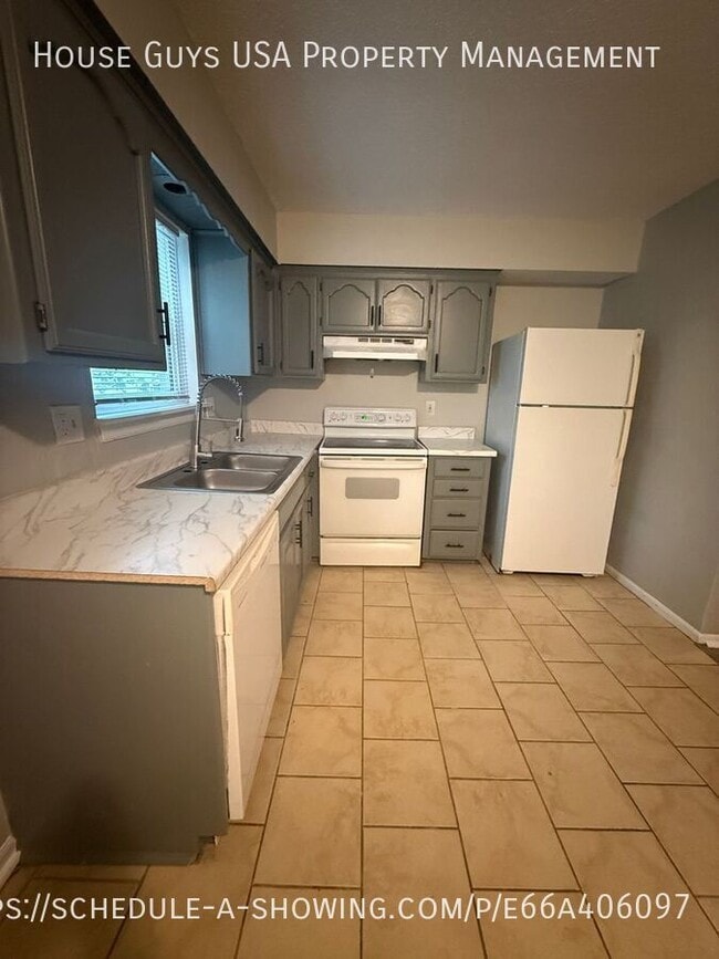 Photo - 212 NE Cedar Ct