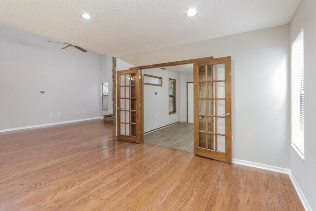 Photo - 3577 Raintree Ln