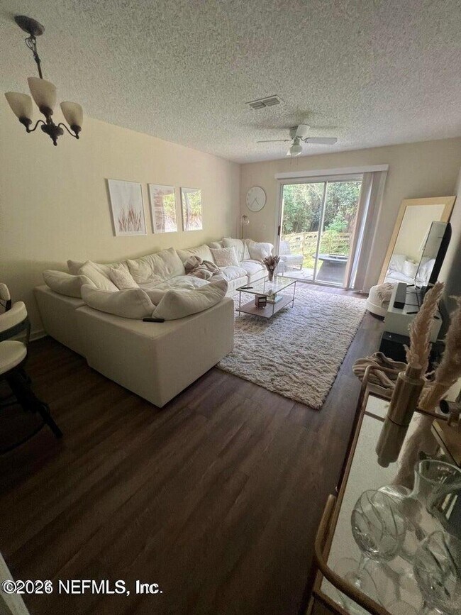 Photo - 2219 Rosewood Dr