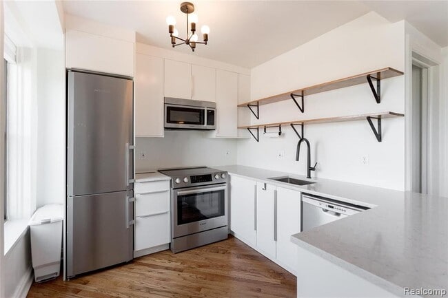 Photo - 15 E Kirby St Condo Unit 520