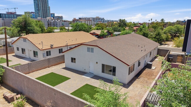 Photo - 516 W Brown St
