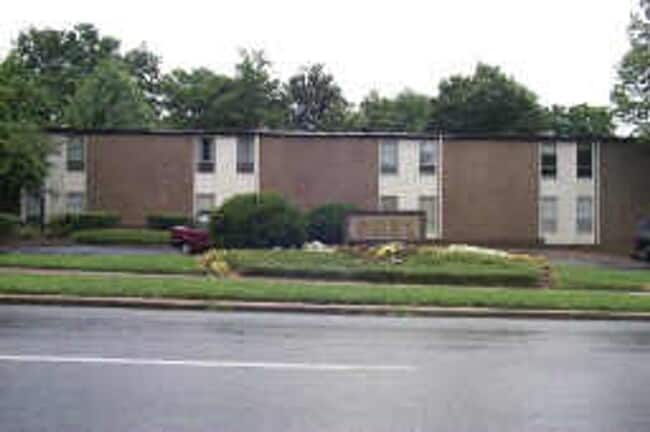 Building Photo - West End Condo Unit 24