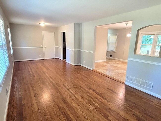 Photo - 1061 Homewood Ct