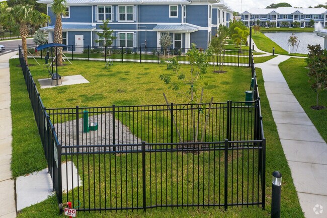 Dog Park - The Bergamot Apartments On 780