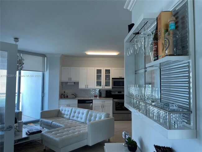Building Photo - 350 S Miami Ave Unit 1113 Rental