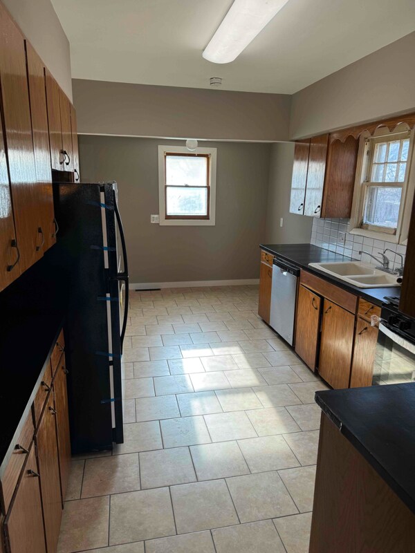 Photo - 503 7th Ave W