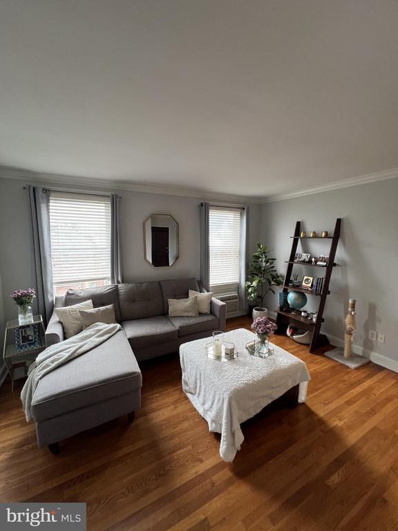 Building Photo - 922 S Washington St Unit 307