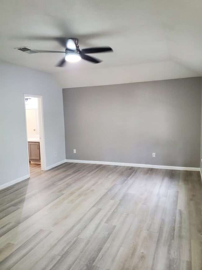 Photo - 3626 Nutwood Ln