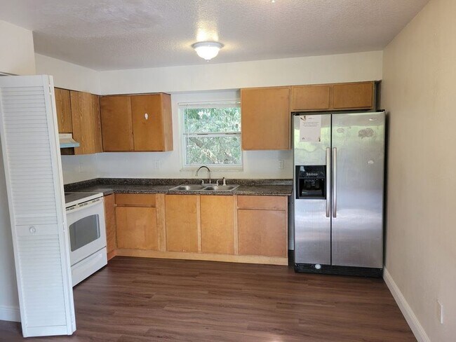 3209 N 49th St Unidad 3209-B