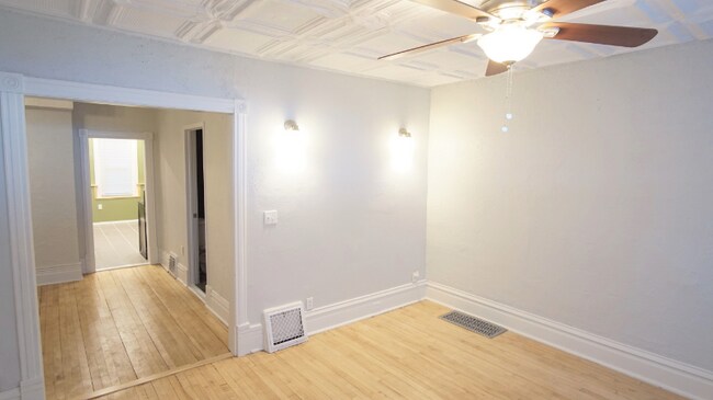 Photo - 209 W 9th St