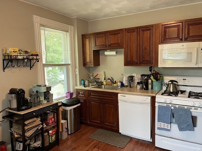 Photo - 79 Bigelow St Unidad 2