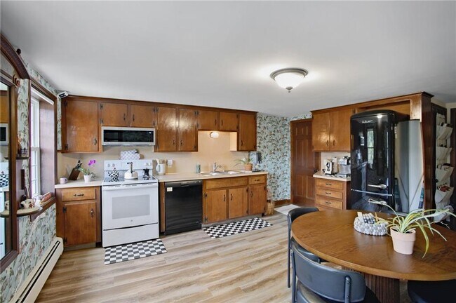 1 Sayles Hill Rd