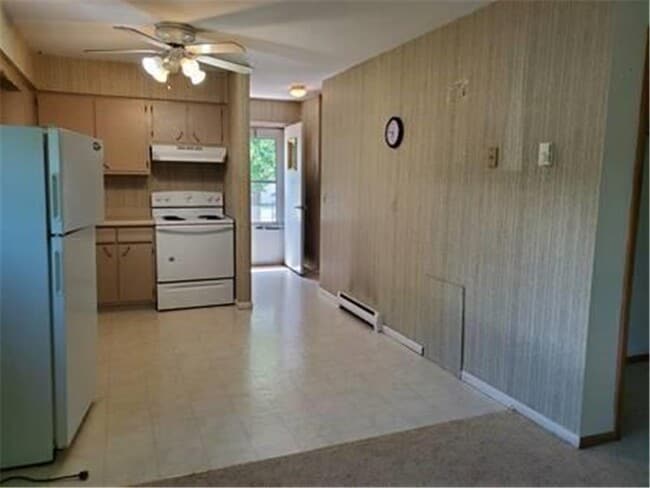 Photo - 376 4th St E