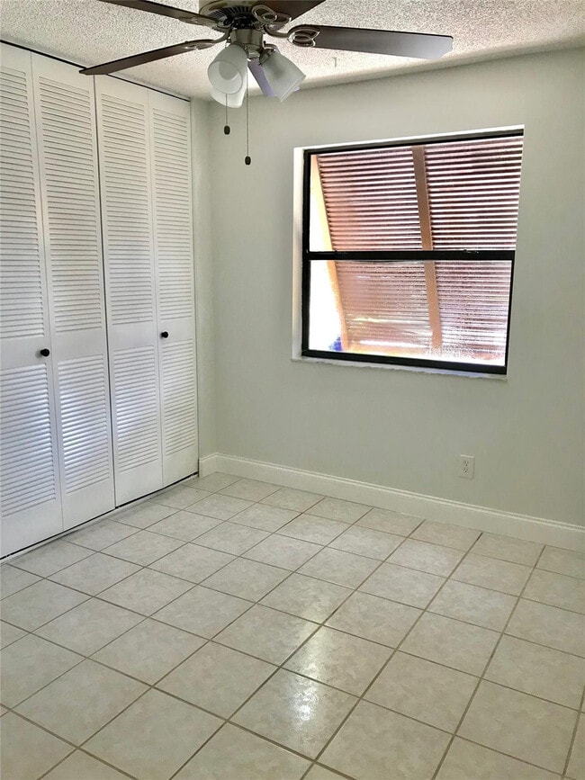 Photo - 1640 W Golfview Dr