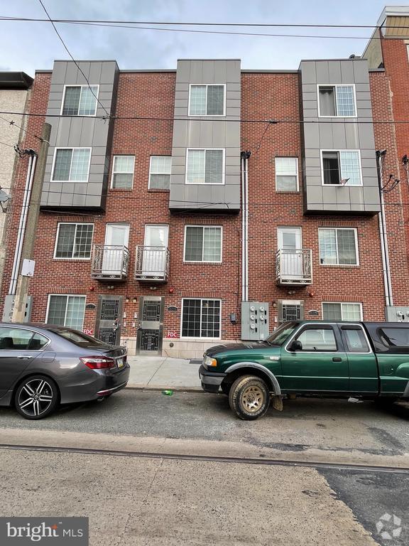 Building Photo - 617 N 11th St Unit 2F Rental