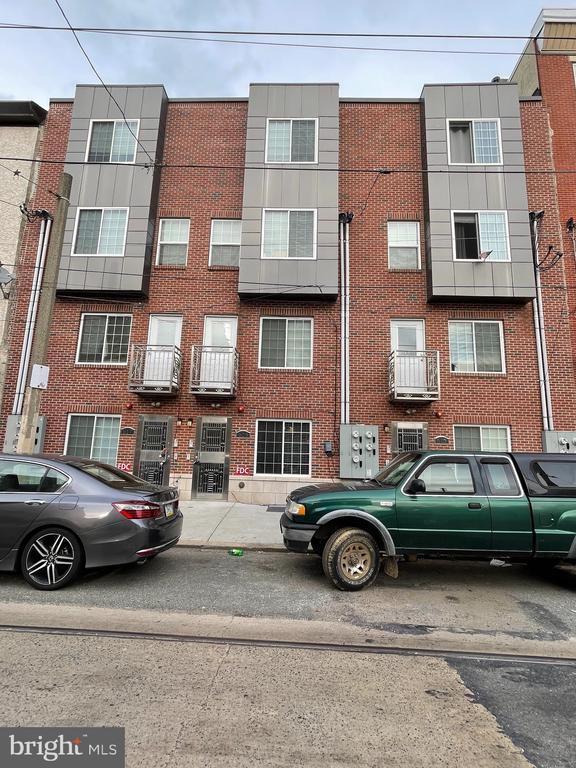 Building Photo - 617 N 11th St Unit 2F Rental