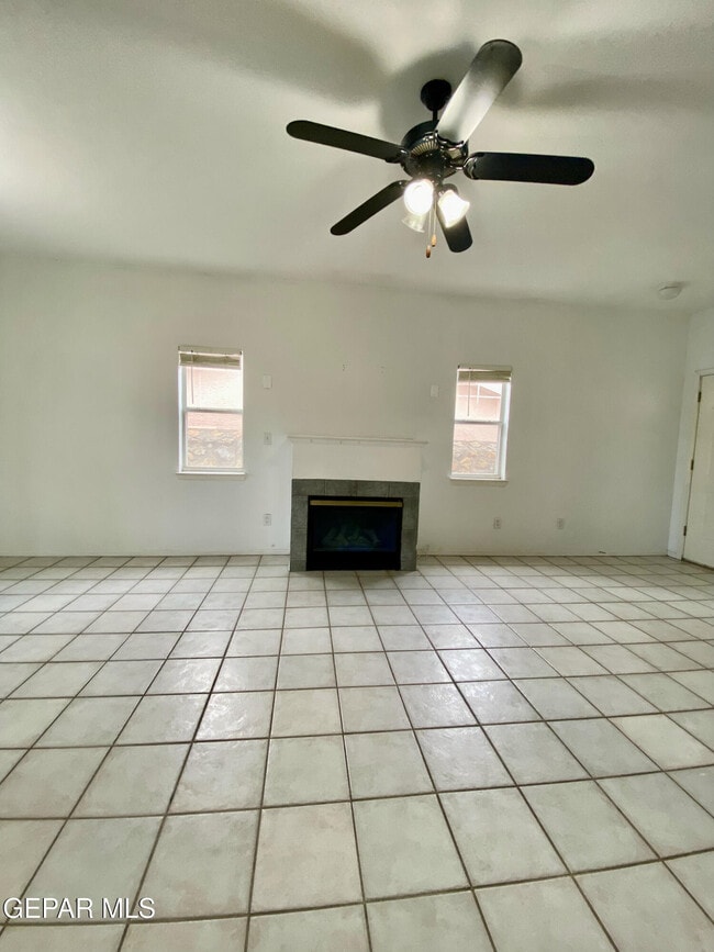 Photo - 2215 King James Pl