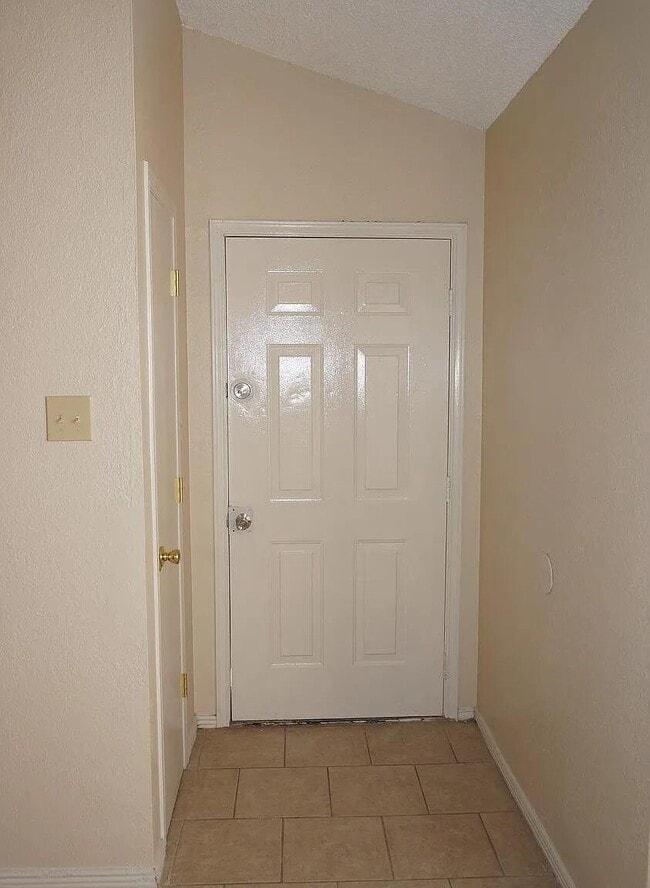 Photo - 6060 Bridalveil Dr