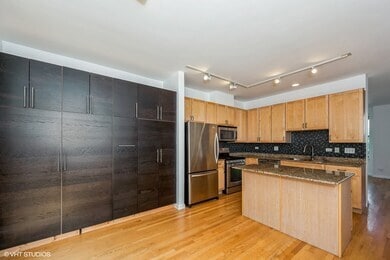 Photo - 730 W Eastman St