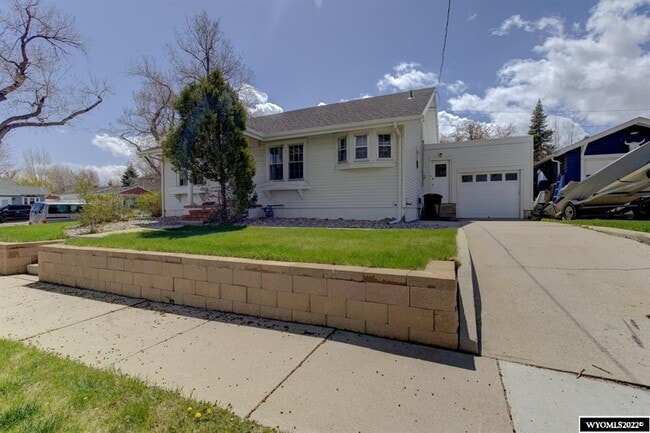 Photo - 205 W 13th St