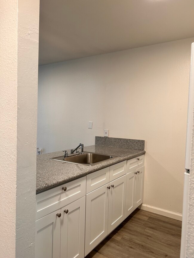 Photo - 1100 West St Apts