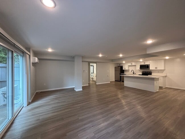 Photo - 1635 North Martel Avenue