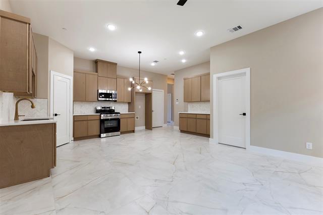 Photo - 2370 Usman Dr