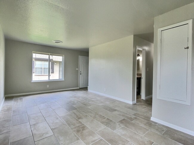 6120 S Madison Plz Unidad A