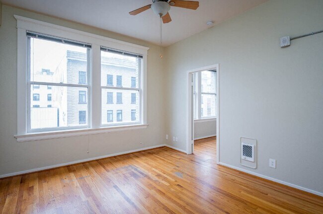 Maurice Dear Apartments