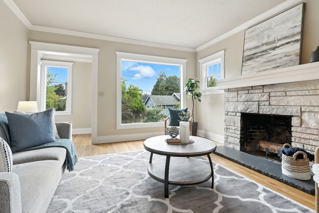 Photo - 423 NE 55th Ave