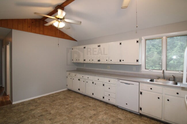 Photo - 15 Redden St