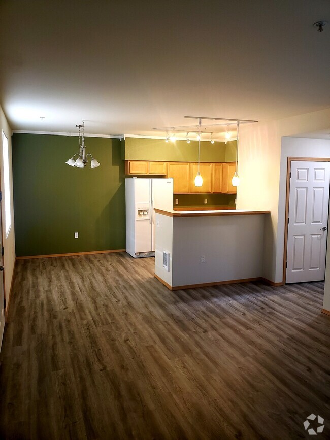 Building Photo - 10011 186th St E Unit Waterford Crossings Rental