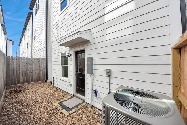 Photo - 4818 Cochran St