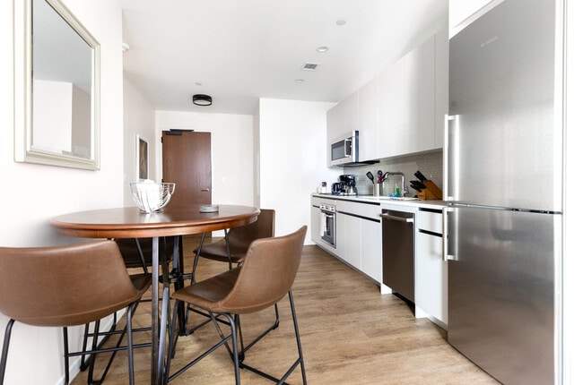 Photo - 131 Seaport Blvd Unidad SI FL7-ID1050361P