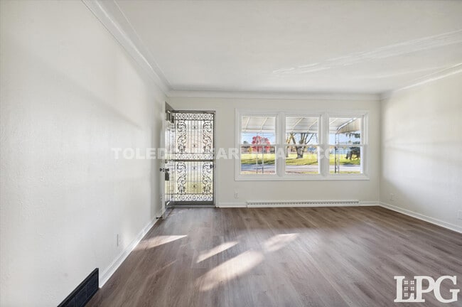 Photo - 3058 Nebraska Ave