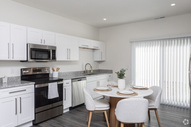 2BR, 2,5 BA - 1136 FT - Cocina - Klein Huis at Turner Mill