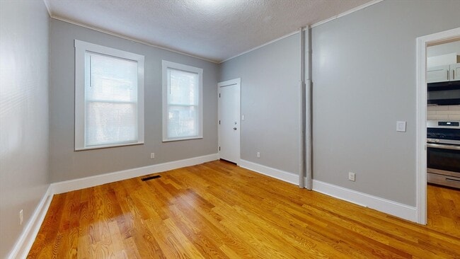 Photo - 8 Wardman Rd Unit 1