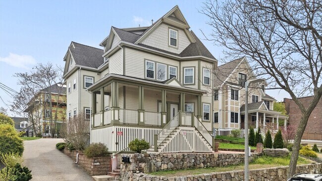 Building Photo - 15 Millmont St Unit B Rental