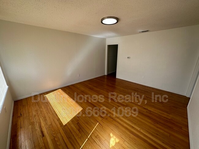 Photo - 4808 37th St