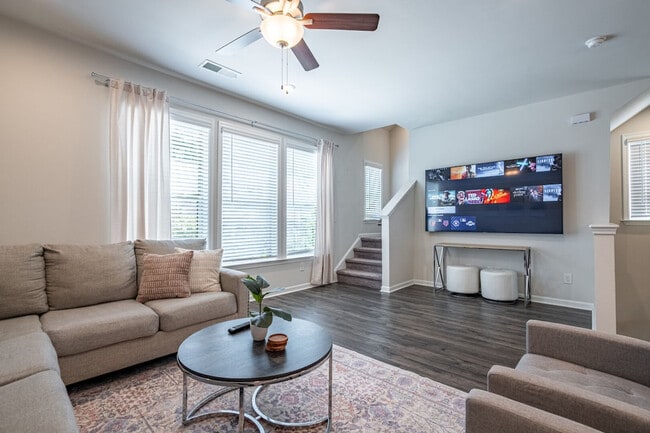 Building Photo - 290 Mahone Dr Unit SI ID1605318P