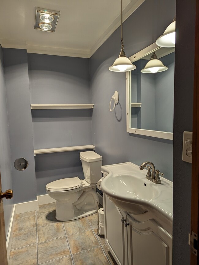 Photo - 956 N 124th St