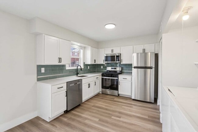 Building Photo - Williamsburg North