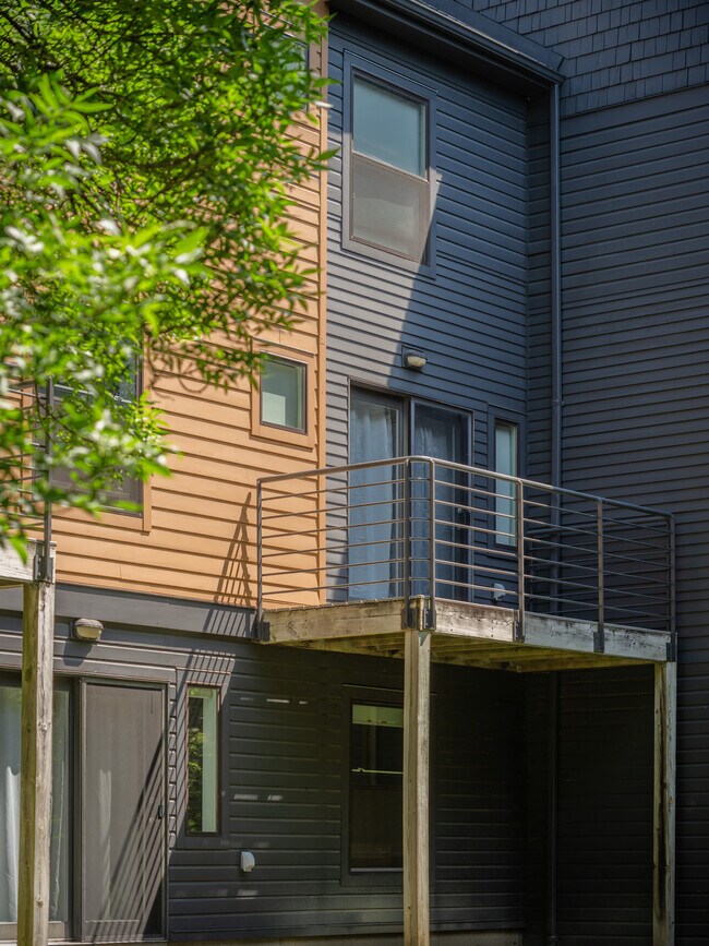 Redstone Commons; Student Housing