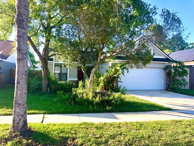 Photo - 3/2 Pool Home in Alafaya Woods - Renovated 2021
