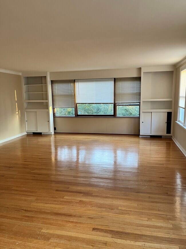 Photo - 14525 Woodland Ave