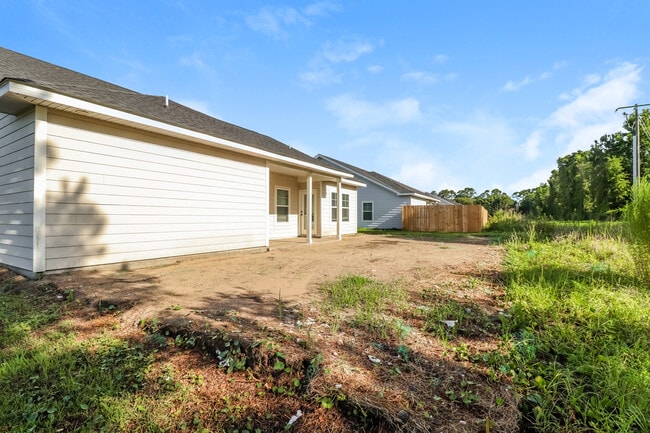 Photo - 1055 Autumns Wood Cir E