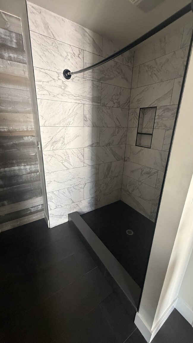 Photo - Cute, Convenient 2 bedroom, 1.5 bathroom apartment in the heart of Valdese! Unidad 3