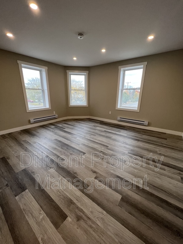 Building Photo - 2307 Elm Tree Rd