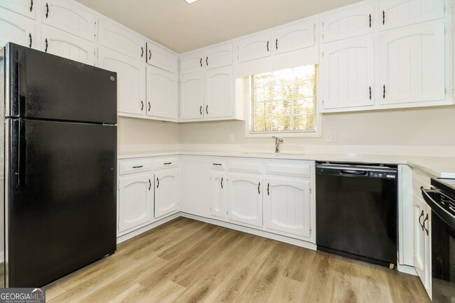 Photo - 2255 Kings Forest Dr SE